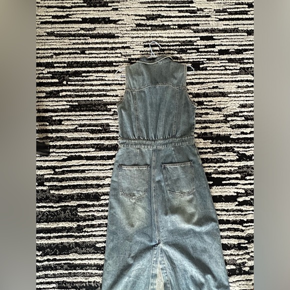 Urban Revivo Split hem sleeveless denim dress - Picture 7 of 7